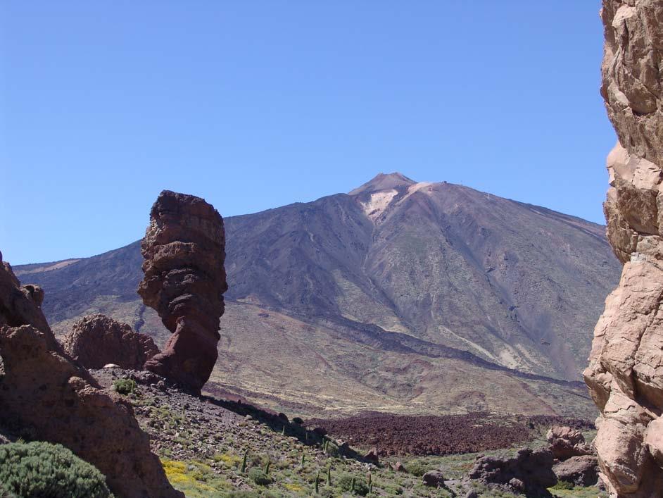 Fra Nasjonal parken Parque Nacional de Las Cañada del Teide Tenerife har mange severdigheter og opplevelser å by på her kommer de 8 viktigste.