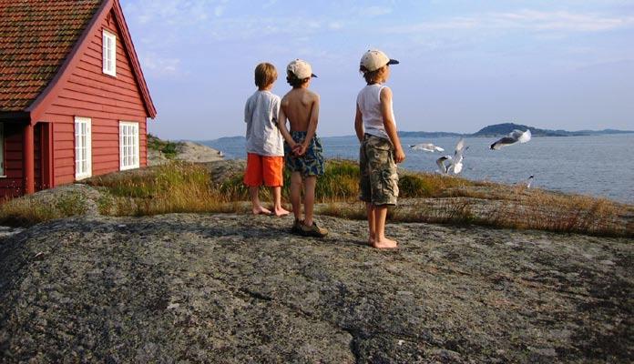 Oppland fylkeskommune I løpet av hele 90-tallet var det en vedvarende strid i regionen om de videregående skolene. Dette skapte en uheldig uro i regionen.