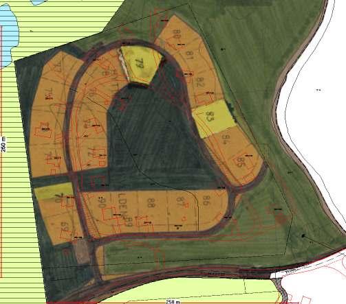 Hele strandsonen ned mot Innsvatnet omfattes av reguleringsplan naust Sandvika, vedtatt 14.06.04. Link: http://webhotel.gisline.no/gislinewebplan_1721/gl_planarkiv.aspx?