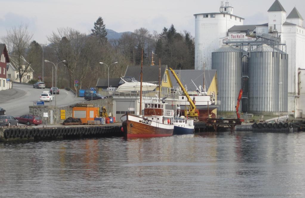 Kl.1840: Kastet loss fra Ulsnes og styrte varierende kurser i Byfjord/Åmøyfjord, testet teknisk utstyr og orienterte møtedeltakerne om fartøyets ulike funksjoner Returnerte deretter til Ulsnes og