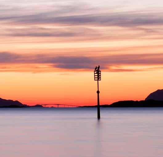 Utsikt mot Remøy og Runde. Øyriket og storhavet.