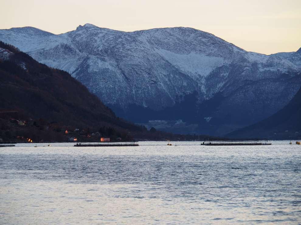 Tilbakeblikk på akvakultur PBL - særlov Mer absolutt fra fiskerimyndighet/ fylkeskommune: Akvakulturloven krever kun at tiltaket ikke er i strid med plan, dersom kommuneplan ikke har formål i sjø,