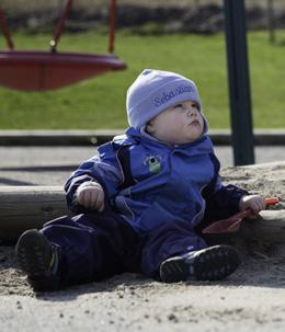 Når mamma og pappa skiller lag Mobbeatferd Barn i barnehagealder kan vise vedvarende tendens til å stenge ute, erte, sparke eller slå andre barn.