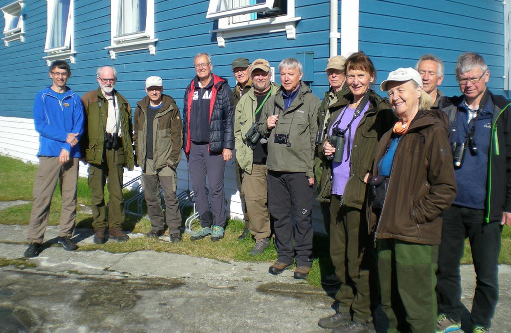 mai er vanligvis en fin tid for både å oppleve dverggjessene på Valdakmyra, store mengder polarsniper i sommerdrakt i Porsangen og sjøfugltrekk forbi Slettnes fyr.