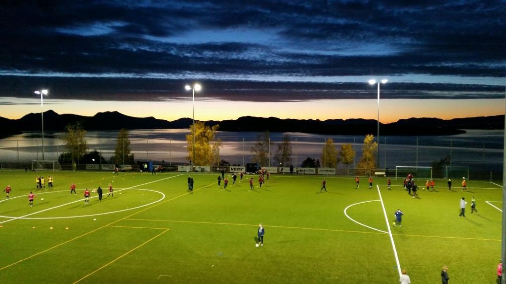 Kjære interessent! Rauma kommune har gleden av å tilby 16 nye og flotte tomter på Åfarnes. Åfarnes er et fantastisk bo og oppvekstområde ved inngangsporten til Raumas populære fjellområder.