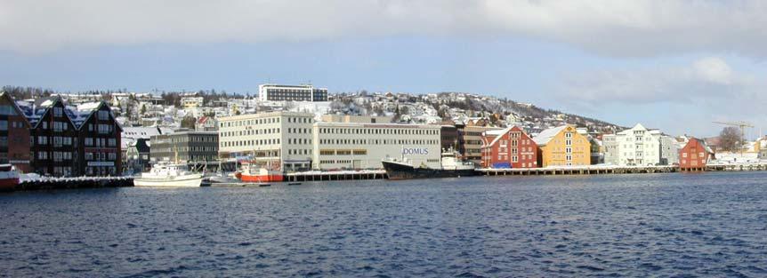 SAMVIRKEGÅRDEN 17 avgrenses byrommet med bygningen til Norges Kooperative Landsforening23 (Domusbygget) (1955) [1].