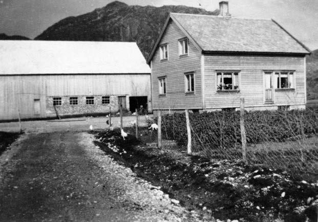 VII 1900-tallet BUREISNING Ut gjennom dette århundre vart det flere bureising-bruk omkring i bygda. Her tar vi med Aaland Gård som et typisk eksempel. Denne bureisingen skjedde i 1939-40.