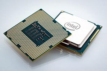 x64 Intel x64 Vår eksempel-cpu kjører x64 og er laget av Intel