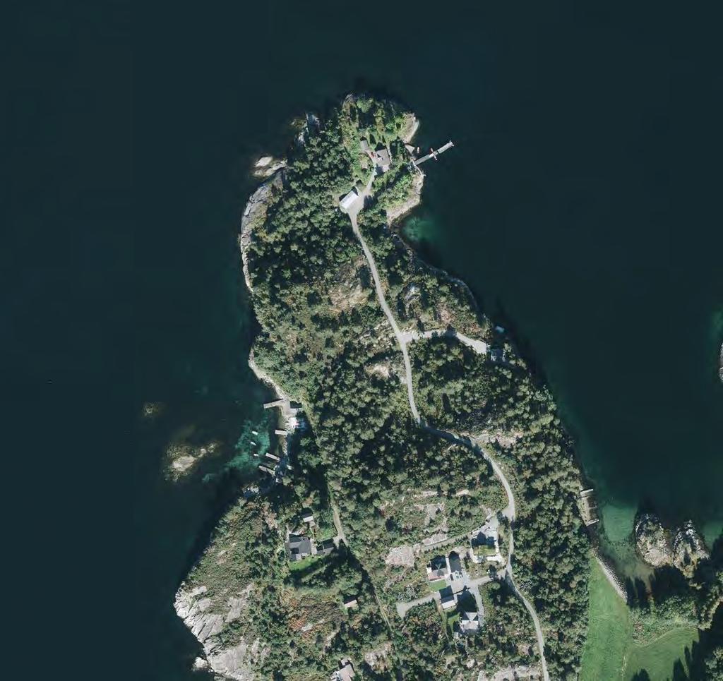 6.7. Flyfoto av området Figur 2: flyfoto som synlegjer eksisterande bustadområde, strender, skog og båthamner i området. 6.8.