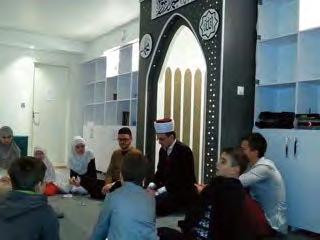 Program je započeo Abdulah Mukić učenjem odlomaka iz Kur'ana, nakon čega su
