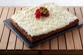 HELE KAKER Snickerskake rund 12-16 porsjoner 430 NOK Sitronkake Langpanne 24-33 porsjoner 480 NOK Suksessterte rund (glutenfri) 12-16 porsjoner 360 NOK Jordbærmoussekake