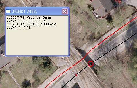 SOSI Del 3 Produktspesifikasjon for FKB Vegnett Side 19 av 33 16.2.1.11 VegUnderBane Der hvor veg passerer under jernbane. Egenskapsnavn SOSI-navn Verdi - + Restriksjon Geometri Punkt.
