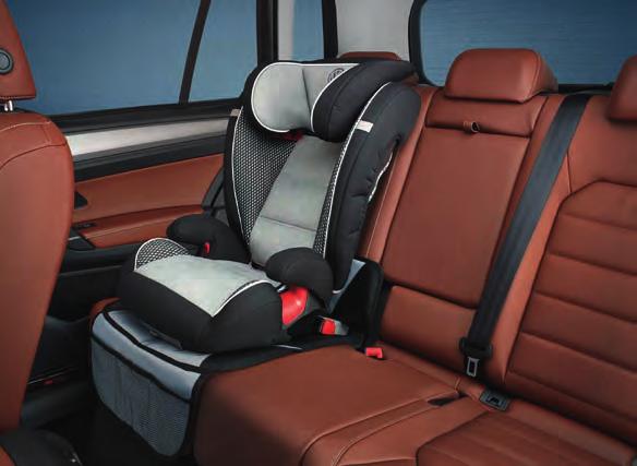 O 12 G2-3 ISOFIT barnesete sørger for at også små passasjerer som veier fra 15 til 36 kg (ca.
