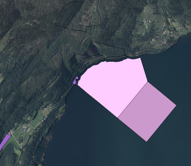 Lokaliteten ligg i utvandringsruta for laksesmolt frå vassdraga inst i Hardangerfjorden, samt i oppvekstområda for sjøauren til dei nærastliggjande vassdraga i Kvam.
