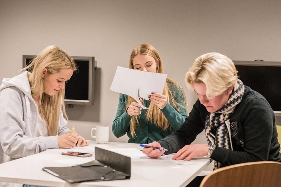 En lærergruppe som jobber i team Ny lærerspesialist i norsk - Camilla Valen Faglig og pedagogisk oppdatering og