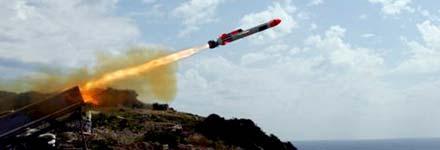 Defence & Aerospace Vellykket NSM test reduserer risikoen i prosjektet Missilet fulgte en avansert bane, med en rekke krappe svinger og med høyde- og hastighetsendringer før det traff et målfartøy