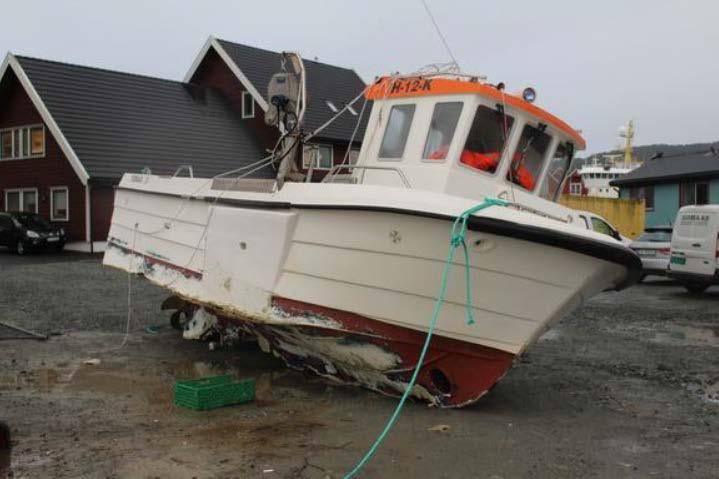 Statens havarikommisjon for transport Side 5 ENGLISH SUMMARY On 23 December 2016 a local fisherman was picked up from the sea by rescue team after the boat was discovered grounded in Sætervika in