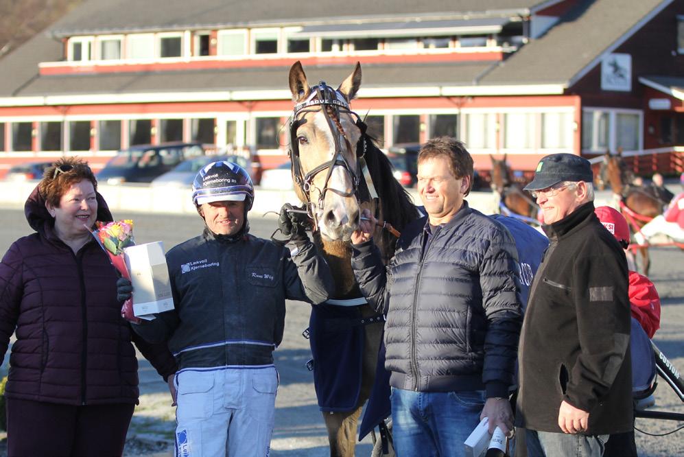 Han pilte til tet og så ut til å vinne ukjørt. Blir en spennende hest å følge fremover. En annen imponerende vinner var Vestpol Iver, han ledet Veikle Balder Cup fra start til mål.