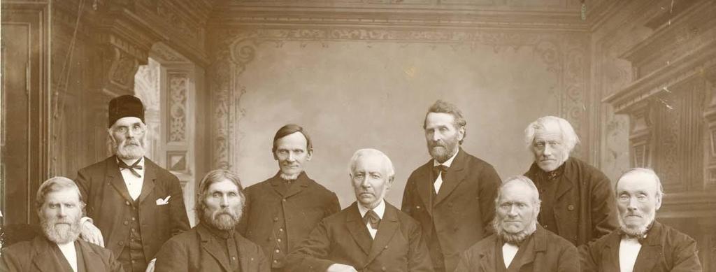 Sittende (fra venstre til høyre): H. Hansen. N. Davidsen. G. Salvesen. O. A.