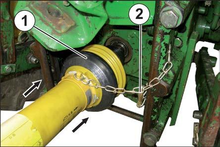 Igangsettning 7 Montering av kraftoverføringsakselen 7.6 Sett den 7-polede pluggen til forbindelseskabelen (2) i den 7-polede stikkontakten på traktoren.