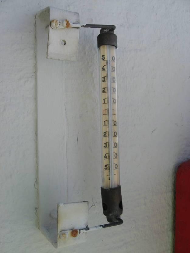 3.9 Kvikksølvtermometer Det ble observert ett kvikksølvtermometer utendørs.