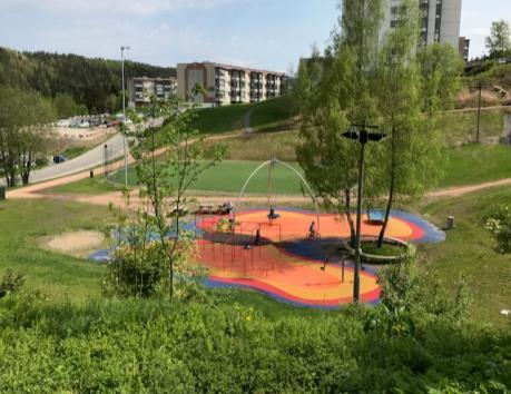 Pelle Engesæter Parkområdet er ferdig utbygd med dam, lekeapparater og enkle grillfasiliteter, og oppfyller intensjonen om å utgjøre et parkområde for barn under 10 år.