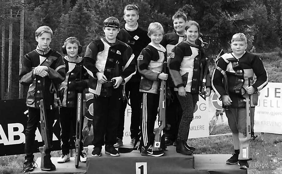 Østre Posten 4-16 7 Ungdomsavdelingen Av Heidi Grimstad Årets bane sesong ble avsluttet med en fantastisk 2 plass i årets B-cup i Østlandscupen.