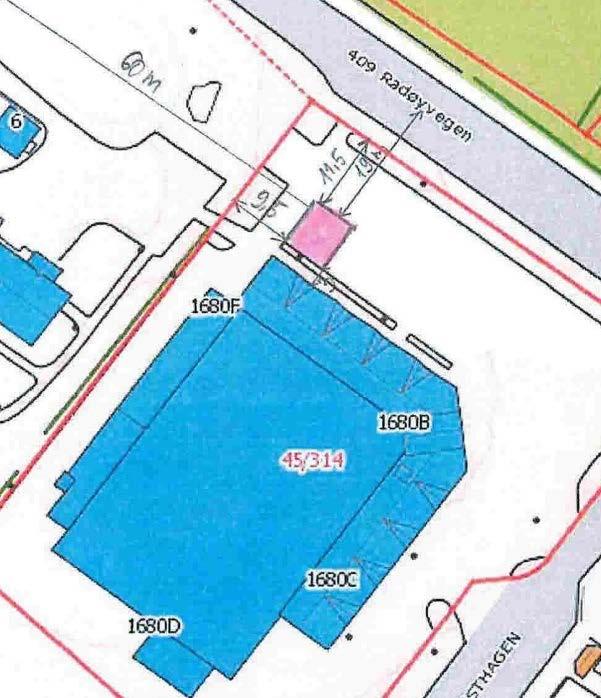 Brakkeriggen skal bestå av 3 brakkemodular på ca. 8,4 x 8,8 meter, totalt areal 72 m² BYA (bebygd areal) og 68 m² BRA (bruksareal). Arealet vert i dag nytta til parkering.