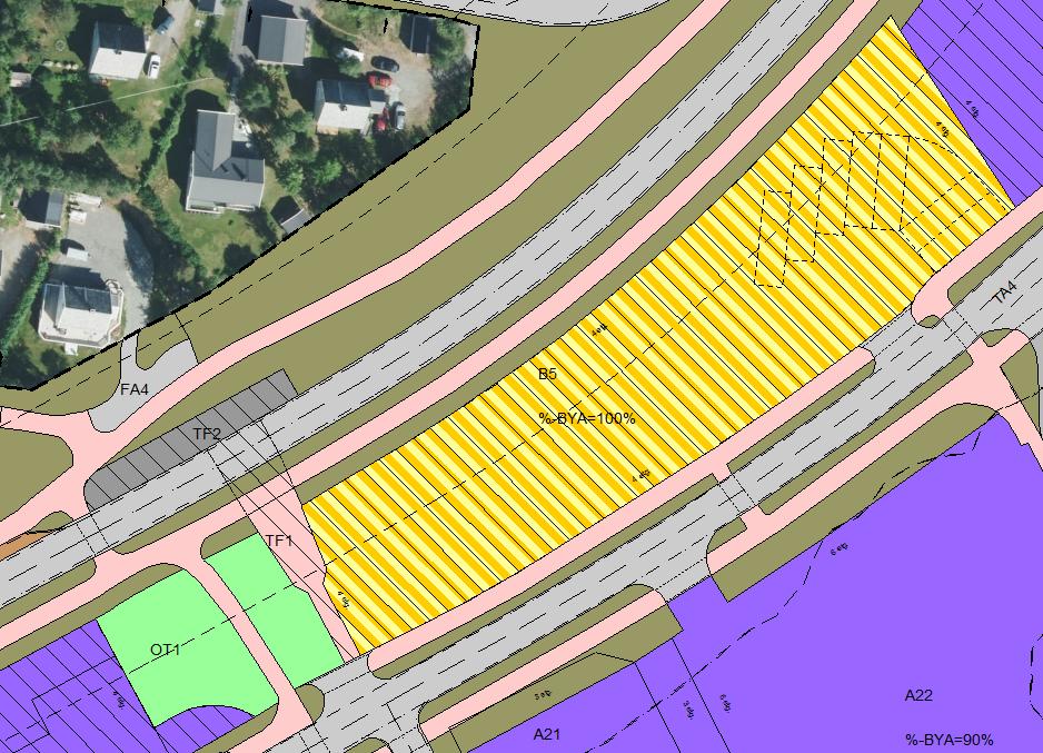 De kommunale parkeringene har omtrent 840 plasser, i de to parkeringshusene er det ca. 680 plasser og resterende private parkeringer har litt over 1000 plasser. Til sammen lander dette på ca.