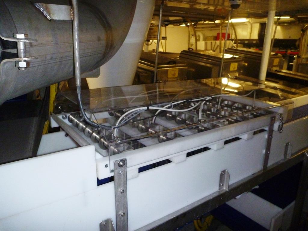 En elektrobedøver levert av SeaSide AS (Bilde 2-3) ble installert for bedøving av fisken før manuell