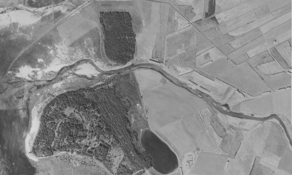 1937 2013 Flyfoto fra Figgjo ved innløpet til Grudavatnet i 1937 (øverst) og i 2013 (nederst).