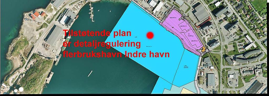 Forholdet til overordnede planer og føringer: Området er i kommunedelplan for Bodø Indre Havn avsatt til formål forretning 2 (kontor, tyngre industri og lager fiskerirelatert virksomhet).