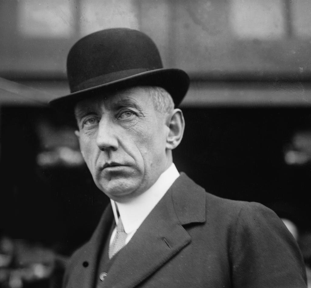 Vitenskapens rolle i Roald Amundsens planlagte ekspedisjon over Polhavet 1907-1918 «Også det storartede, at vi så vel fik forbundet det nyttige med dette