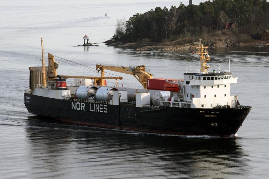 Nærskipsfart mer gods på sjø Regjeringen vil styrke nærskipsfartens
