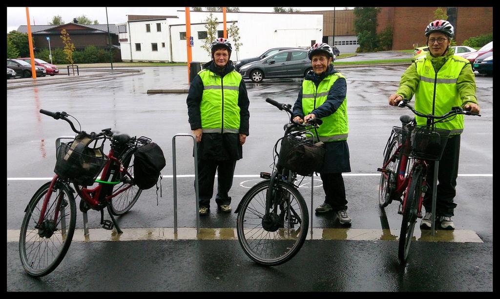 Første sykkeltur var 15. april, og etter 15 turer var siste tur 7. oktober 2015. Uka etter hadde vi avslutning på kontoret til LHL Sarpsborg med kaffe og kaker.
