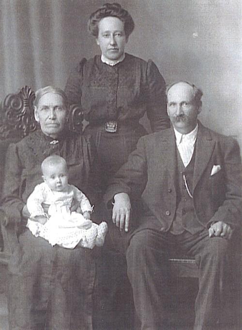 Som vi ser må Peder og Olea flytte fra Austmarka til Høland i perioden mellom 1880 og 1883. Hva årsaken til flyttingen var har jeg ikke kunnet bringe på det rene.