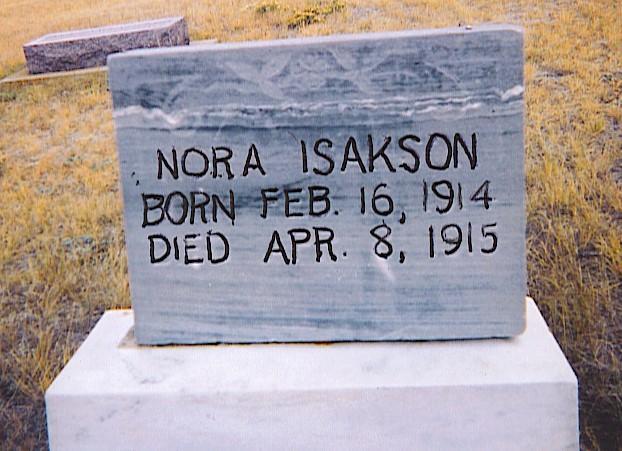 Hans foreldre hadde også flyttet fra South Dakota til Montana hvor de drev en farm ikke langt fra Isaksons. Paul døde allerede 07.03.