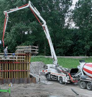 SEMINARER OM PUMPING AV BETONG - GRUNNLAG Innholdsfortegnelse Innledning Fordeler og ulemper med pumping Pumpeutstyr Prinsipp for pumping - betongegenskaper