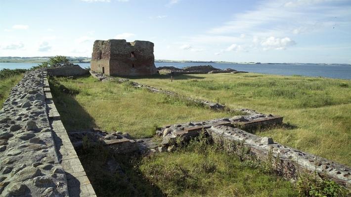 kongelig slott, beliggende i Kalø vik