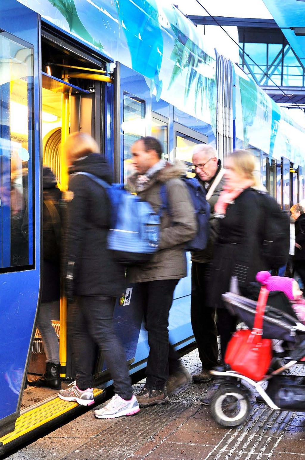 Komme til og fra holdeplass og knutepunkt På holdeplass/