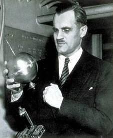 Compton effekt - dominerende effekt i vev Arthur Holly Compton (1892-1962) C Z ( weakly) Nobelpris, fysikk, 1927 "for his discovery of the effect named after him og avtar