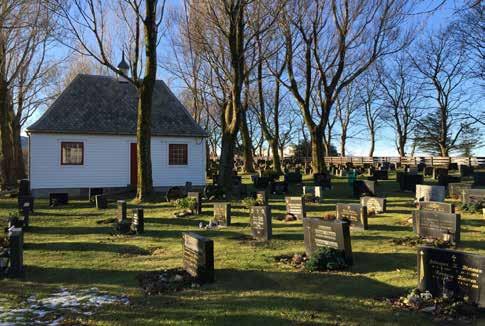 Den 700 år gamle steinkirka ut mot storhavet ble ødelagt av lynet i 87.