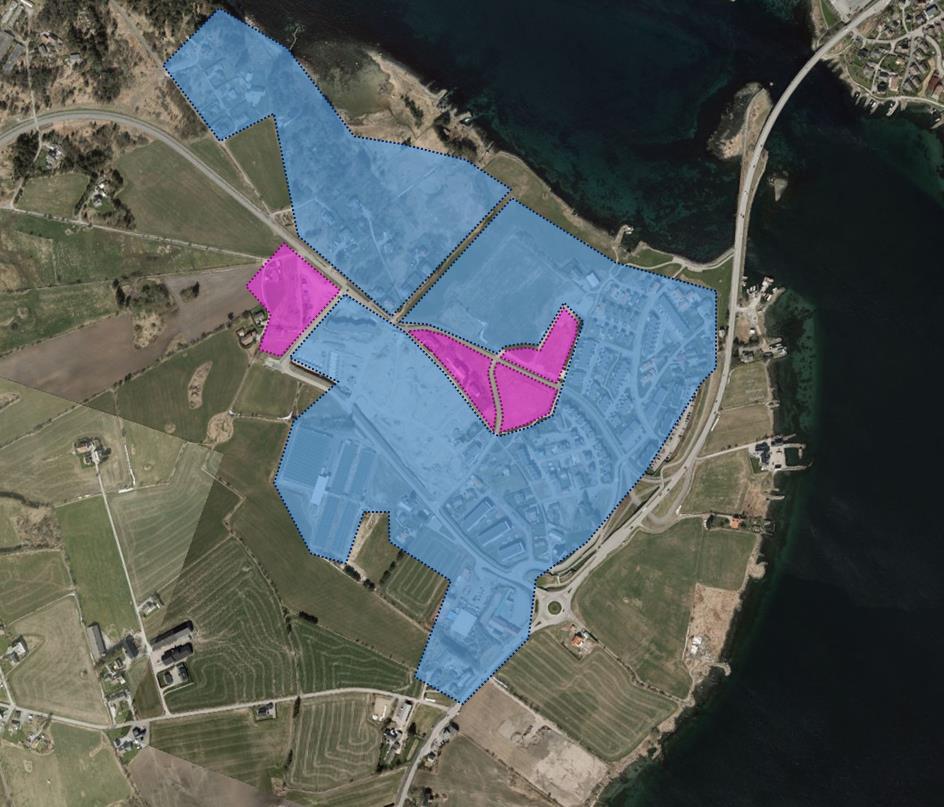 Figur 9: Planområdet (lilla) og kilder til lokal vindskjerming (blått). Vindskjerming er i form av blandet lavbebyggelse (2 3 etasjer) og noe mindre skogsområde ut mot NV (Kartverket).