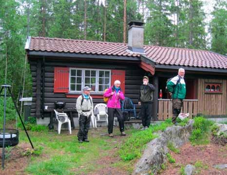 Siste etappe fra hytta til parkeringsplassen over «Sjøloksen» ble en våt fornøyelse. Spesielt starten i krattskogen utenfor sti.