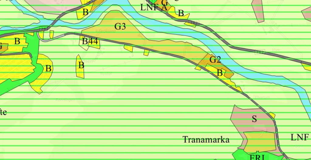 I kommunedelplanen er mye av arealet på på sørsida av vegen vist som LNF-område,