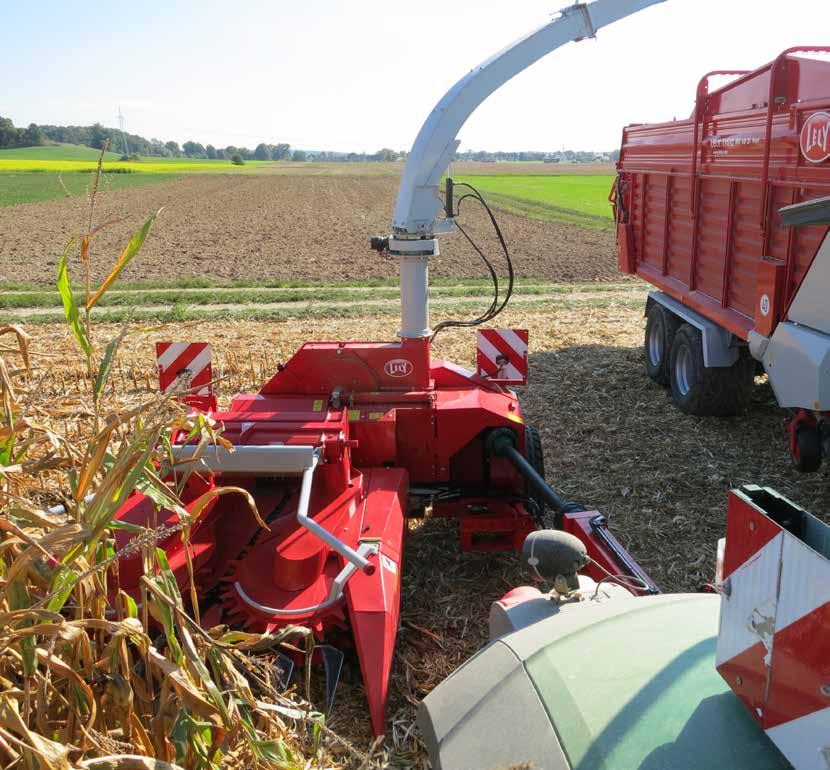 Uavhengig maishode Den uavhengige maishode med en arbeidsbredde på 2,20 m (fire ganger tre på 75 cm) gjør at feltet kan høstes i alle retninger.