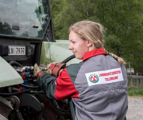 Bonden er oppdragsgiver og har det praktiske ansvaret, men Landbrukstjenester Telemark er offisiell arbeidsgiver og har alt juridisk og administrativt ansvar.