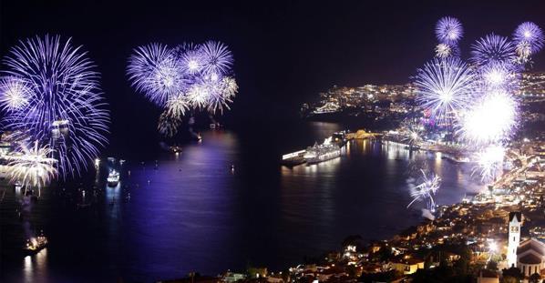 6 Fra Eira do Serrado kjører vi gjennom forstedene videre oppover i terrenget til landsbyen Monte, som ligger i et kupert terreng ovenfor Funchal.