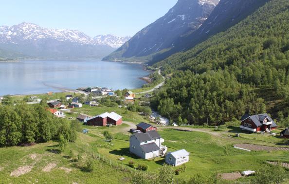 Nasjonalt og regionalt verdifulle kulturlandskap i Troms Under er det en oversikt over kulturlandskapsområder i Troms som er registrert som nasjonalt eller regionalt verdifulle.