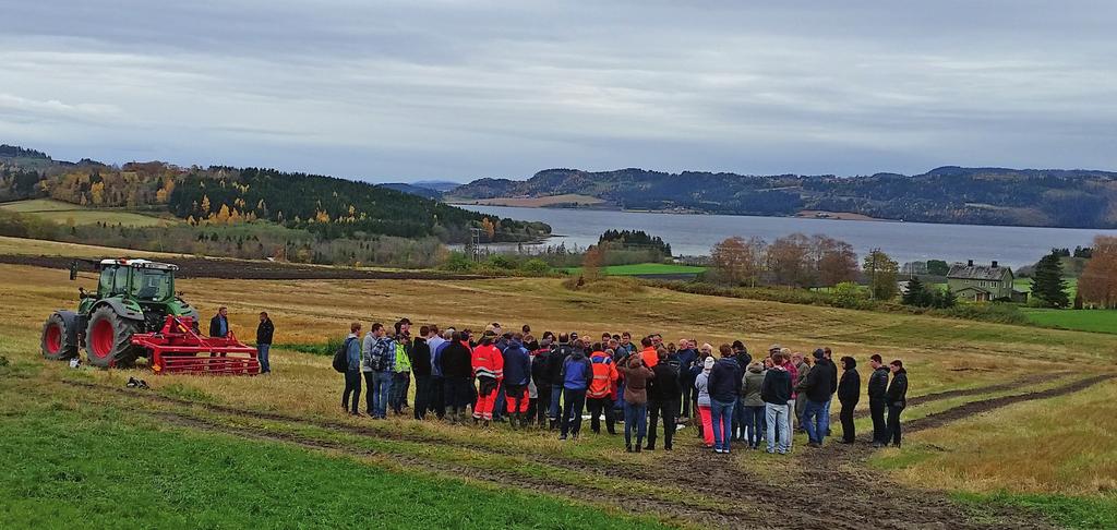 HVERT ÅR DELTAR OVER 1000 PERSONER PÅ ULIKE KURS I REGI AV MÆRE. HER HAR VI TRIVELIGE KURSLOKALER OG ET KJØKKEN SOM SERVERER SPENNENDE MAT MED GODE RÅVARER FRA MIDT-NORGE.